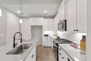 6024 T C Jester Blvd, Houston, TX 77091 - Photo 9