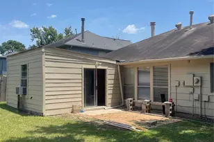 6406 Bayou Crest Dr, Houston, TX 77088 - Photo 17