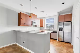 310 S Jensen Dr, Houston, TX 77003 - Photo 17