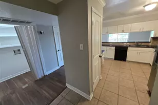 5661 Birchmont Dr, Houston, TX 77091 - Photo 5