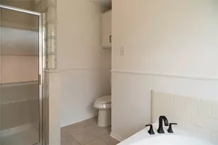 16342 Maple Downs Ln, Sugar Land, TX 77498 - Photo 11