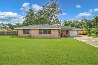 106 N Mahan Street, Richwood, TX 77531 - Photo 1