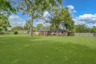 106 N Mahan St, Richwood, TX 77531 - Photo 13