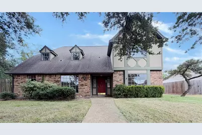 101 Rose Trail, Lake Jackson, TX 77566 - Photo 1