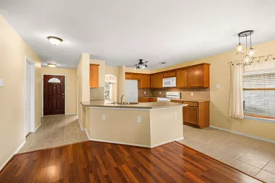 19426 Dolan Springs Drive, Tomball, TX 77377 - Photo 5