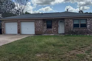 608 Circle Way, Alvin, TX 77511 - Photo 1