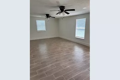 608 Circle Way, Alvin, TX 77511 - Photo 5