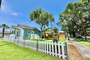 1418 30th St, Galveston, TX 77550 - Photo 25