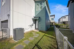 9818 Mocking Bird Hill Ln, Houston, TX 77080 - Photo 5