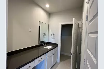 2802 Grand Fountains Drive #F, Houston, TX 77054 - Photo 9