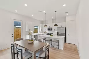 243 Rebecca St, Houston, TX 77022 - Photo 7