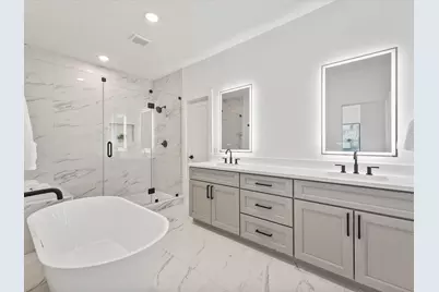 243 Rebecca Street #E, Houston, TX 77022 - Photo 15