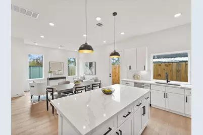 243 Rebecca Street #E, Houston, TX 77022 - Photo 9