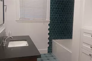 4629 Cedar Oaks Ln, Bellaire, TX 77401 - Photo 11