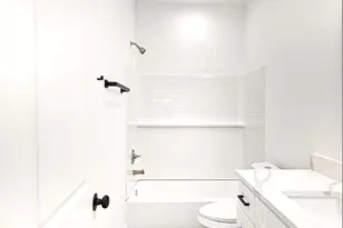 8614 Peachtree St, Houston, TX 77016 - Photo 3