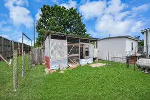 131 Kiowa Ct, Rosharon, TX 77583 - Photo 37