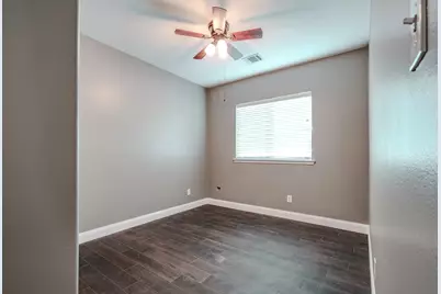 8515 Holly Spring Lane, Baytown, TX 77523 - Photo 23