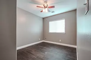 8515 Holly Spring Ln, Baytown, TX 77523 - Photo 23
