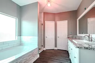 8515 Holly Spring Ln, Baytown, TX 77523 - Photo 17