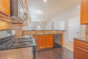 28514 Lockeridge Springs Dr, Spring, TX 77386 - Photo 9