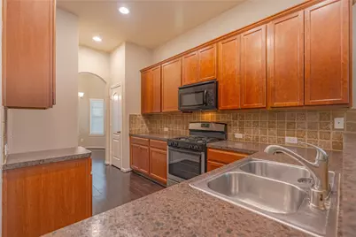 28514 Lockeridge Springs Drive, Spring, TX 77386 - Photo 11