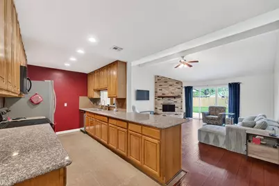 5846 Duxbury Street, Houston, TX 77035 - Photo 9