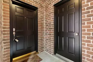 13 E Willowwood Ct, The Woodlands, TX 77381 - Photo 3