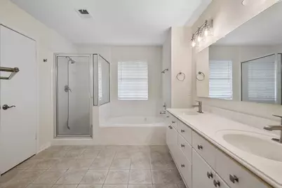 13 E Willowwood Court, The Woodlands, TX 77381 - Photo 27