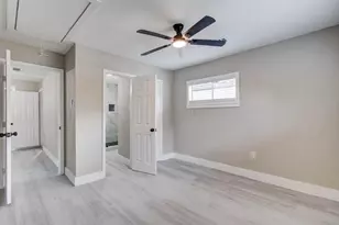 1007 San Jacinto St, Highlands, TX 77562 - Photo 9