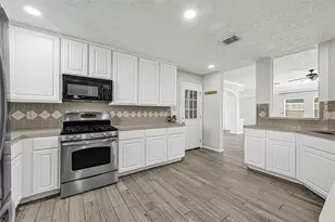 2146 Longwood Dr, Deer Park, TX 77536 - Photo 9