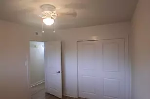 8906 Ilona Ln, Houston, TX 77025 - Photo 13