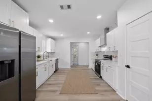 4311 Brookfield Dr, Houston, TX 77045 - Photo 11