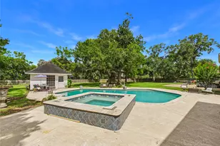 111 Cherrywood Dr, Lake Jackson, TX 77566 - Photo 29