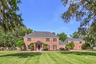 111 Cherrywood Dr, Lake Jackson, TX 77566 - Photo 3