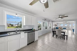 1313 8th St, Dickinson, TX 77539 - Photo 11