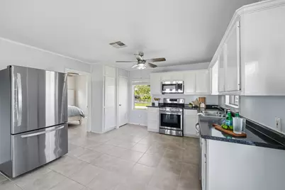 1313 8th Street, Dickinson, TX 77539 - Photo 9