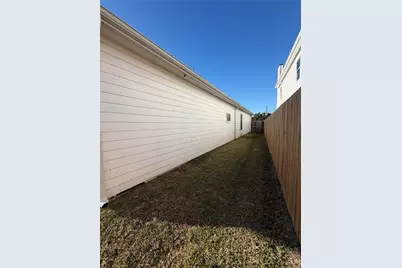 10127 Grover Ln, Houston, TX 77041 - Photo 11