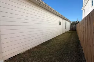 10127 Grover Ln, Houston, TX 77041 - Photo 11