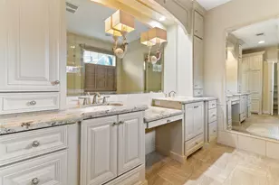 51 Oak Hollow Cir, Lake Jackson, TX 77566 - Photo 17