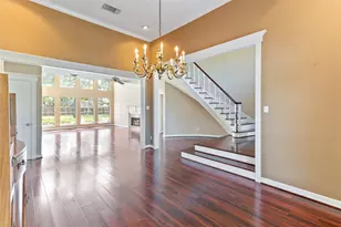 51 Oak Hollow Cir, Lake Jackson, TX 77566 - Photo 3