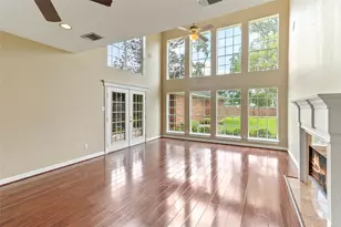 51 Oak Hollow Cir, Lake Jackson, TX 77566 - Photo 11