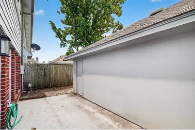 1253 El Camino Village Drive, Webster, TX 77058 - Photo 35