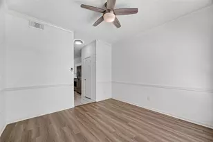 1253 El Camino Village Dr, Webster, TX 77058 - Photo 5