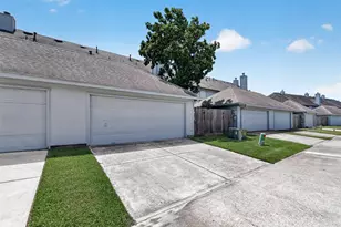 1253 El Camino Village Dr, Webster, TX 77058 - Photo 37