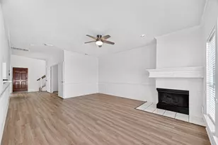 1253 El Camino Village Dr, Webster, TX 77058 - Photo 17