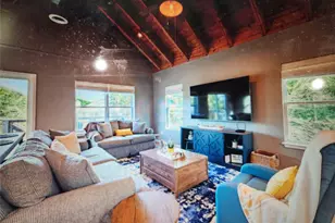 3813 Pirates Beach Cir, Galveston, TX 77554 - Photo 3