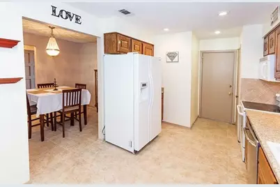 5910 Country Place, League City, TX 77573 - Photo 5