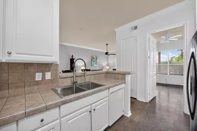 2400 McCue Road #136, Houston, TX 77056 - Photo 15