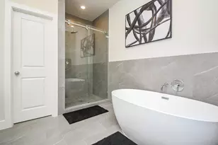 139 Eastwood St, Houston, TX 77011 - Photo 13