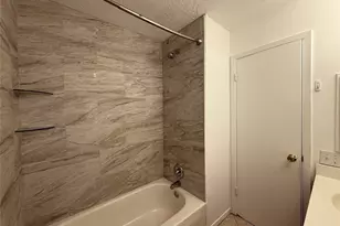 10119 Leawood Blvd, Houston, TX 77099 - Photo 11